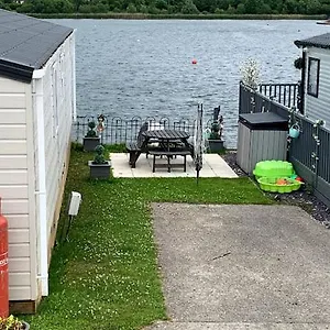  Campsite Lovely 4 Berth Caravan On 7 Lakes Country Park At Crowle North Lincolshire United Kingdom