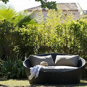 https://les-jardins-de-la-mer.fr-provencehotel.com
